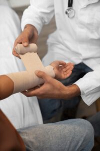 Gesso ortopédico sintético: quando ele deve substituir o gesso tradicional?